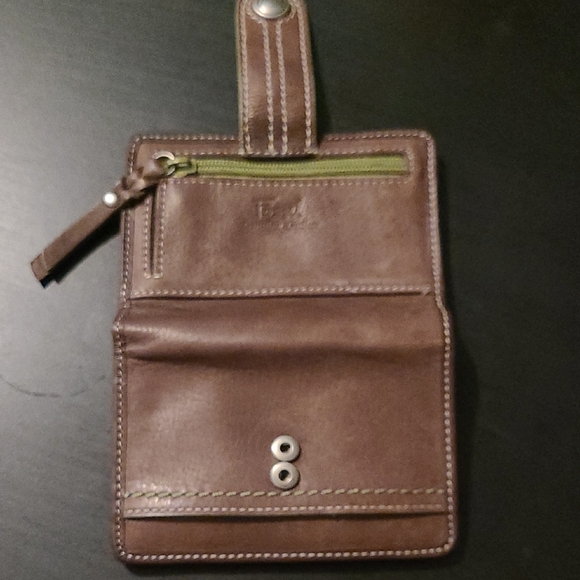 Vintage Fossil Brown leather Bifold Clutch. - Picture 3 of 8